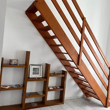Joli Appartement Cozes Exterior photo